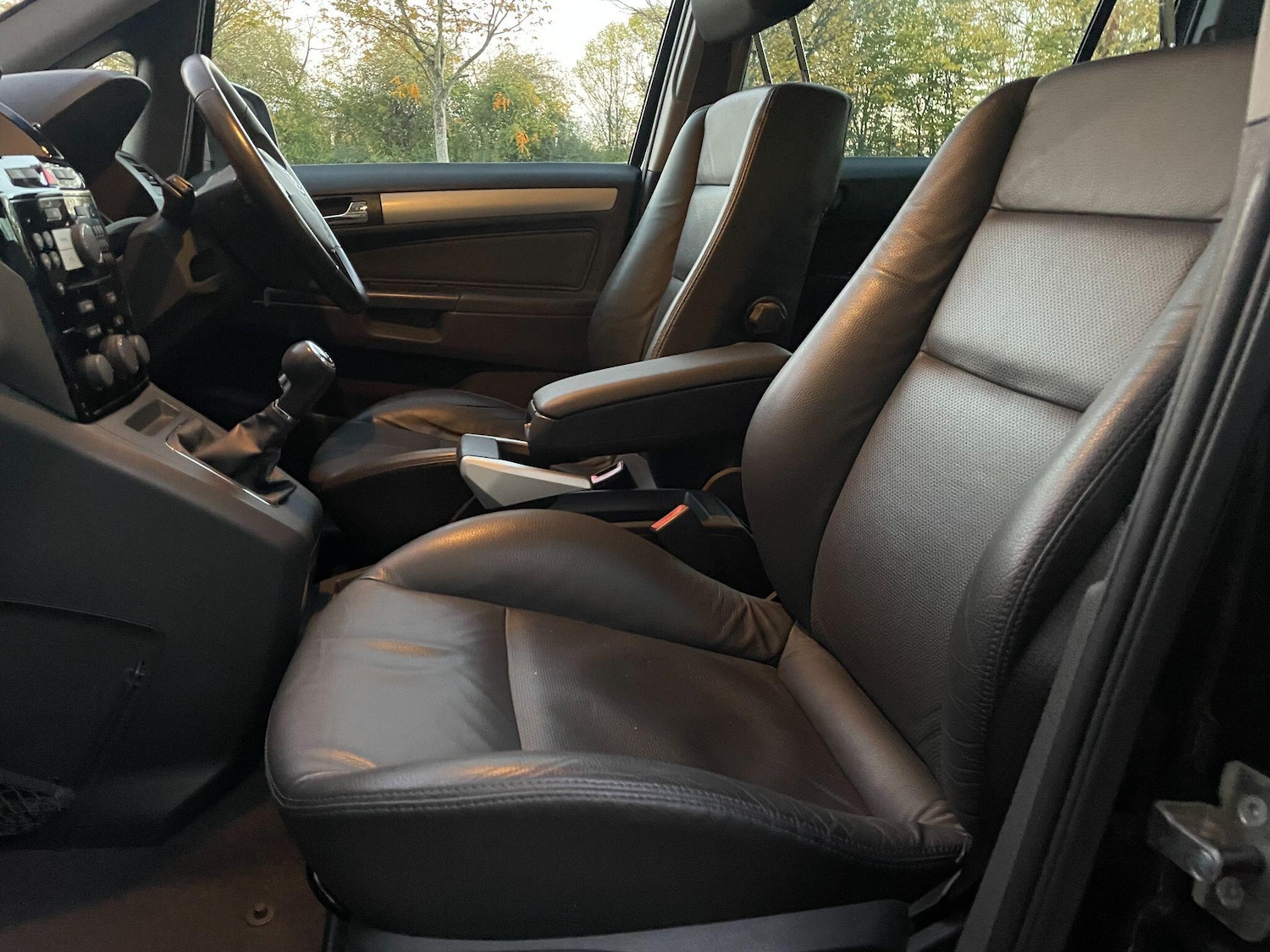 Used Vauxhall Zafira 2010 for sale - 76378111: Photo 15
