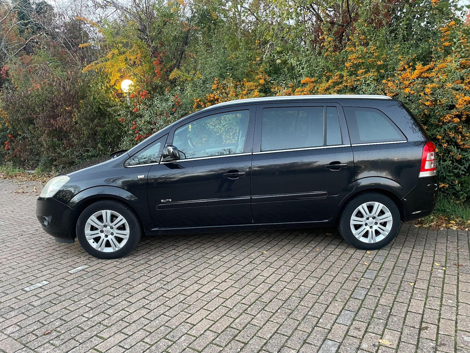 Used Vauxhall Zafira 2010 for sale - 76378111: Photo 4