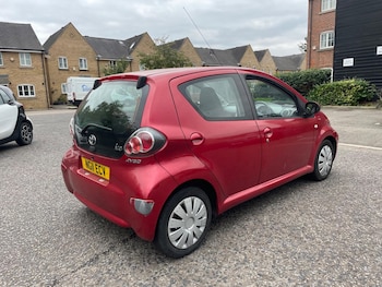 Used Toyota AYGO 2011 for sale - 76073231: Photo