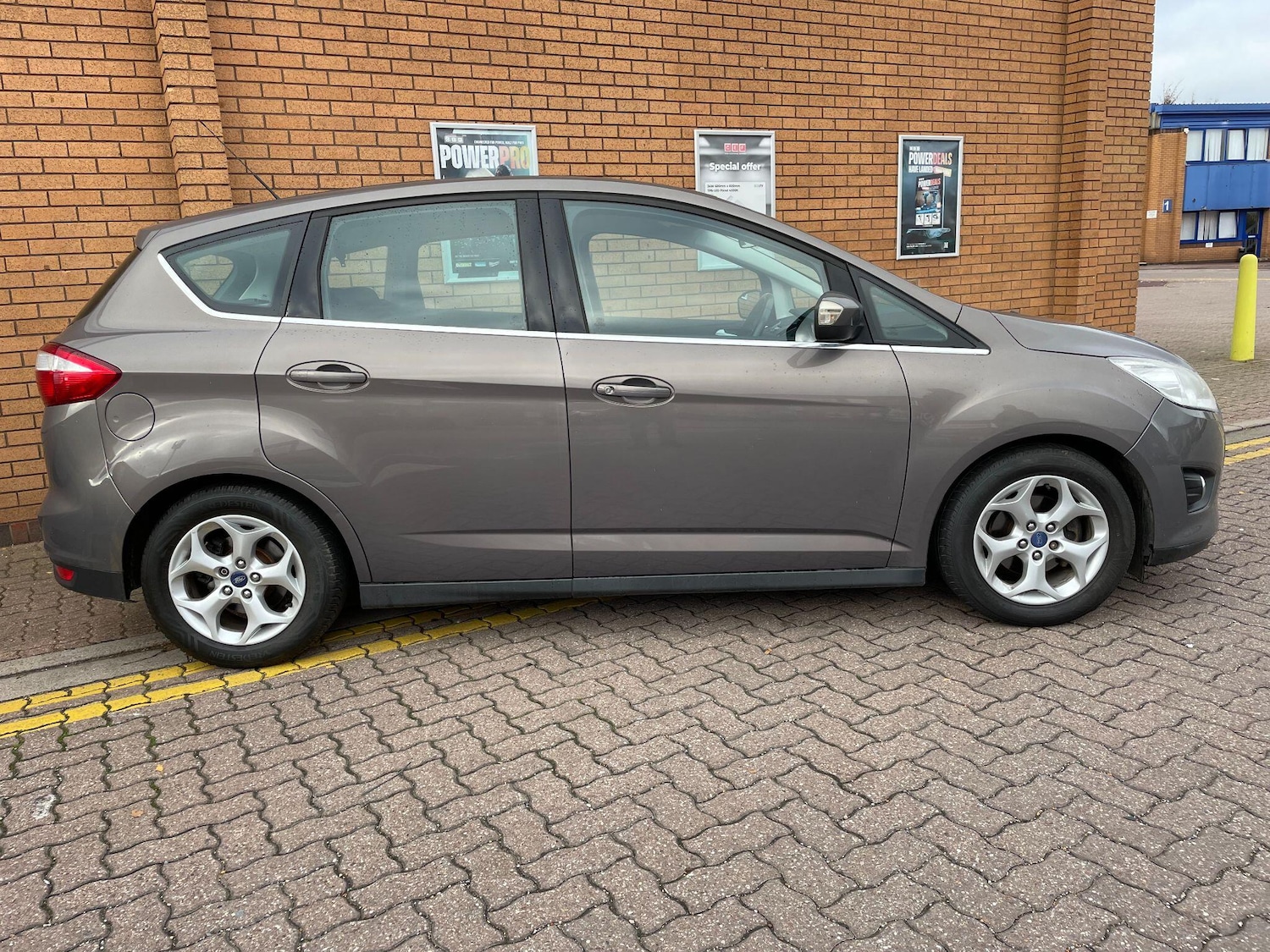 Used Ford C-Max 2014 for sale - 76527795: Photo 2