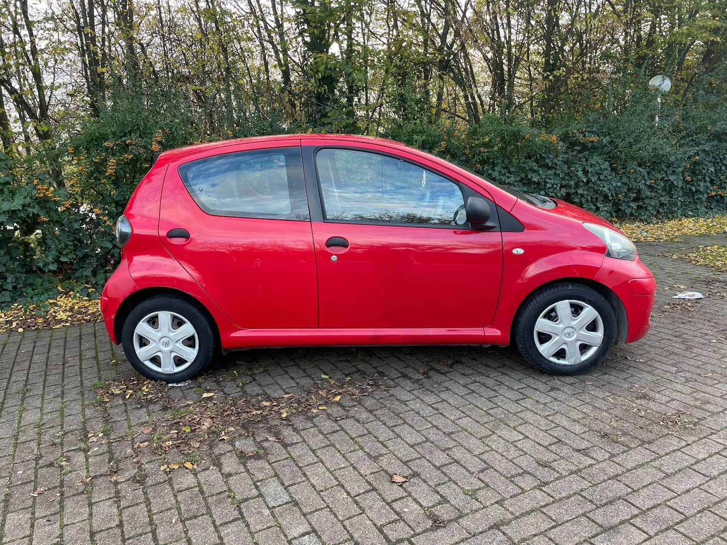 Used Toyota AYGO 2009 for sale - 76389189: Photo 2