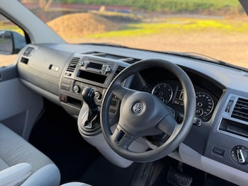 Used Volkswagen Transporter Shuttle 2012 for sale - 78301194: Photo