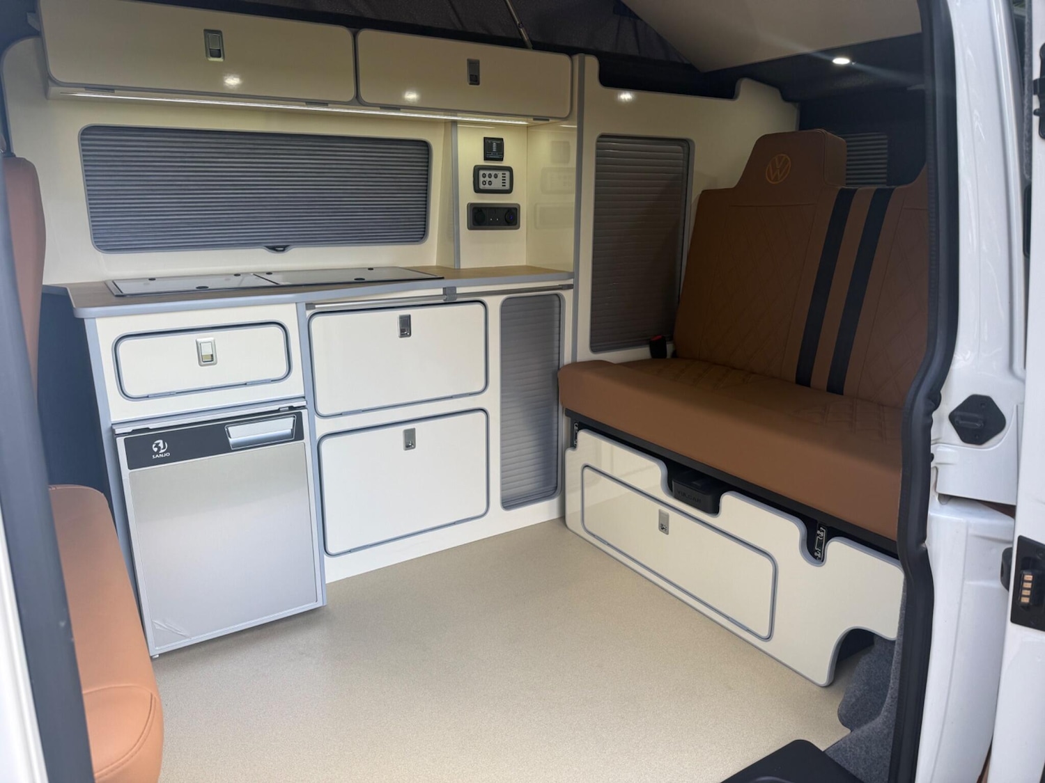 Used Volkswagen Transporter 2021 for sale - 77658236: Photo 2