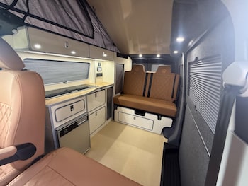 Used Volkswagen Transporter 2021 for sale - 77658236: Photo