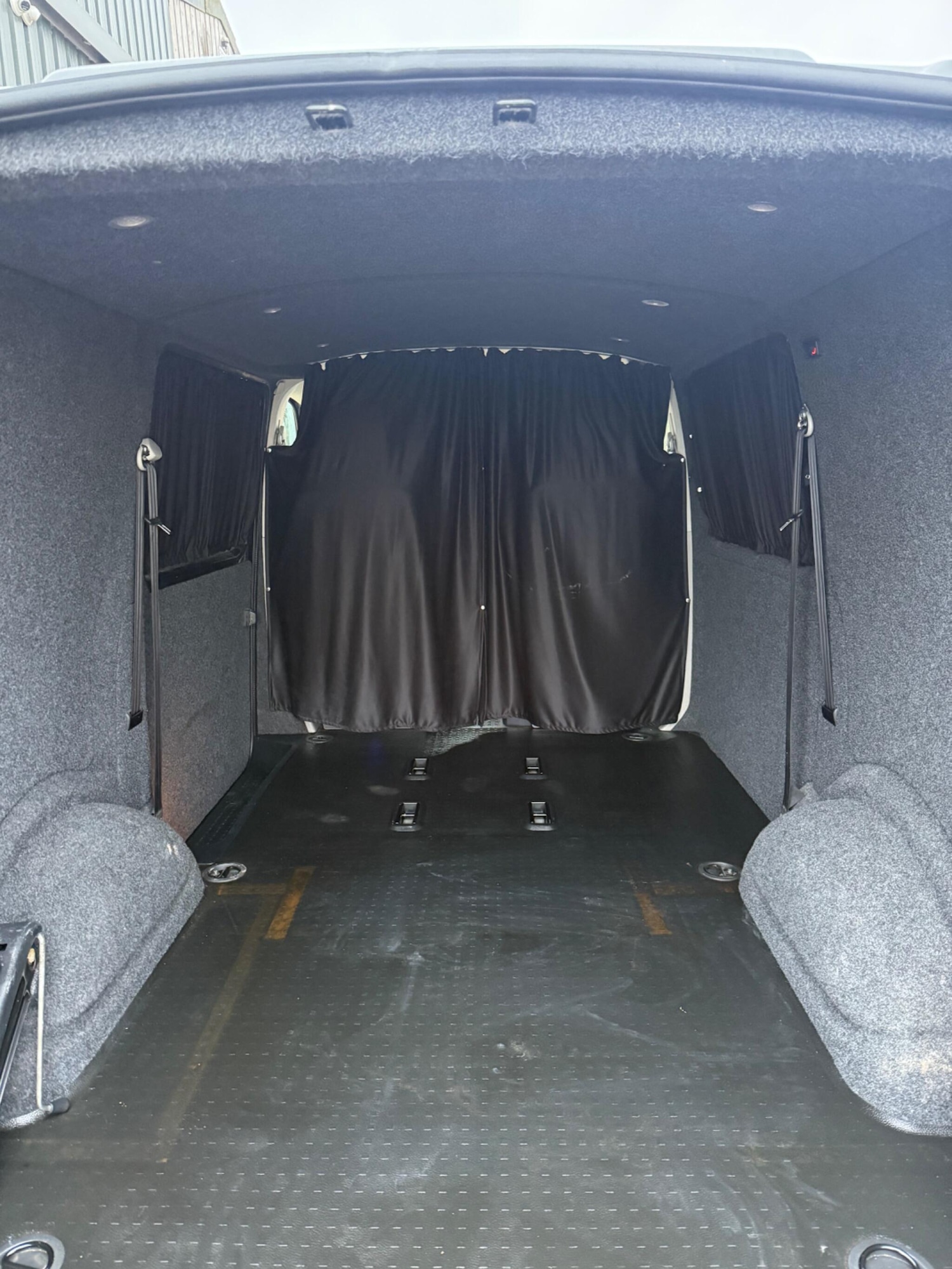 Used Volkswagen Transporter 2017 for sale - 77658751: Photo 2