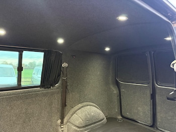 Used Volkswagen Transporter 2017 for sale - 77658751: Photo