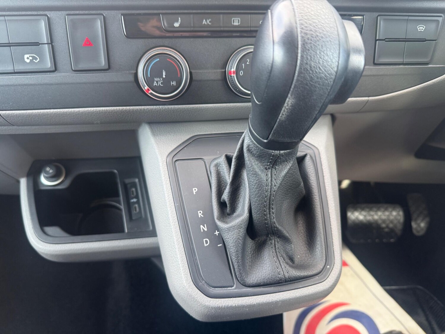 Used Volkswagen Transporter for sale - 77723217: Photo 2