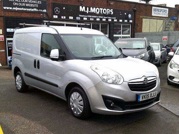 Used Vauxhall Combo 2015 for sale - 73726604: Photo 2