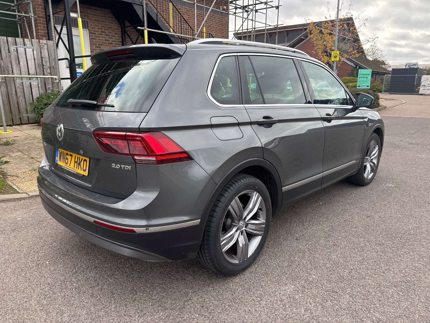 Used Volkswagen Tiguan 2017 for sale - 76664914: Photo 2