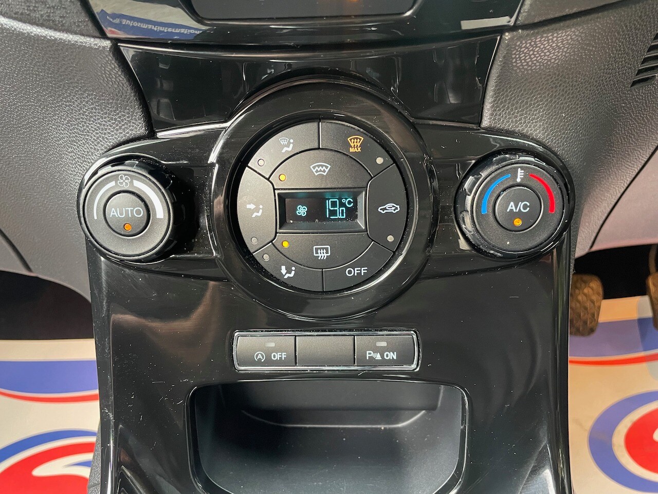 Used Ford Fiesta 2017 for sale - 75587424: Photo 18