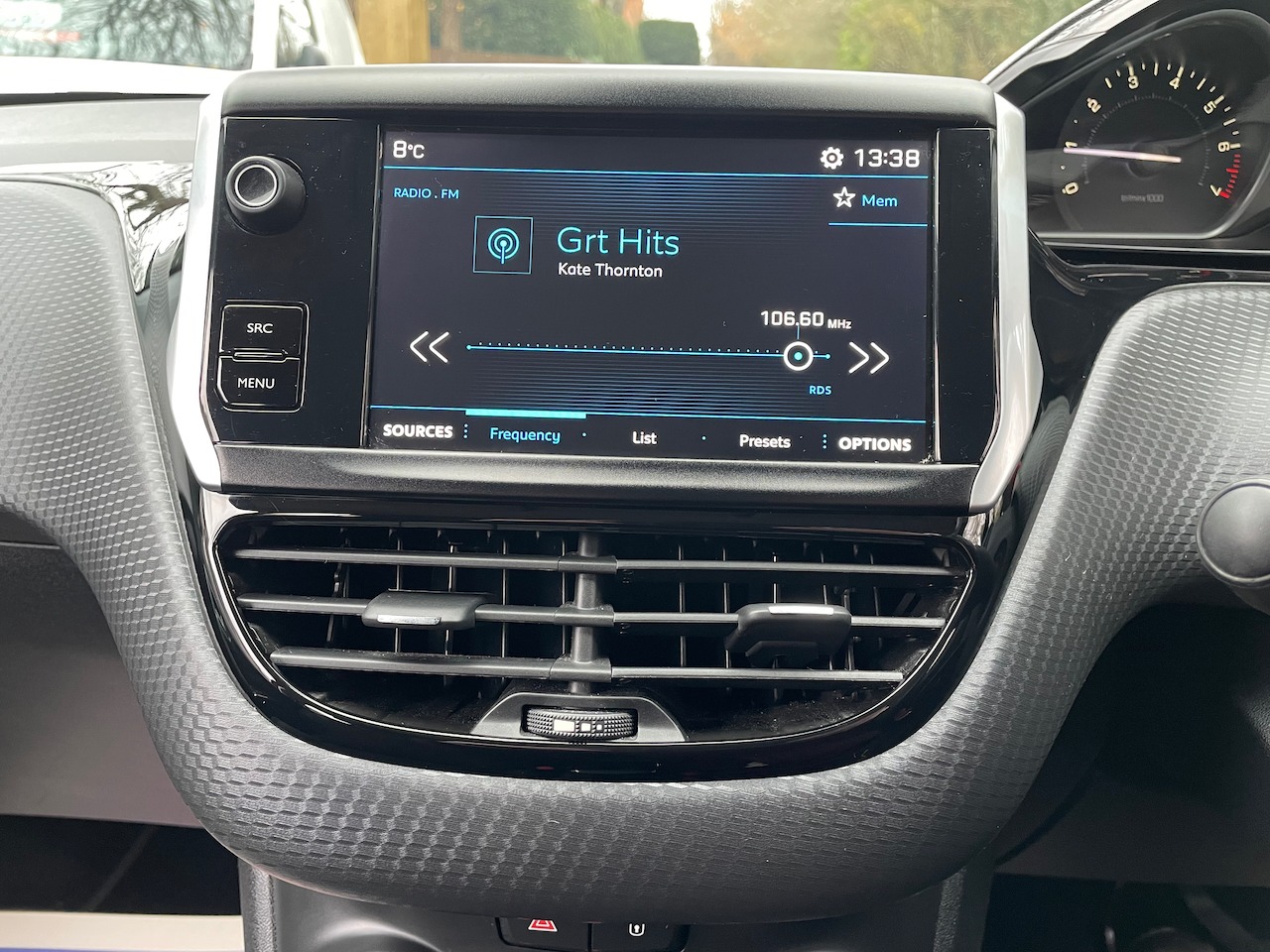 Used Peugeot 2008 2017 for sale - 76012011: Photo 28