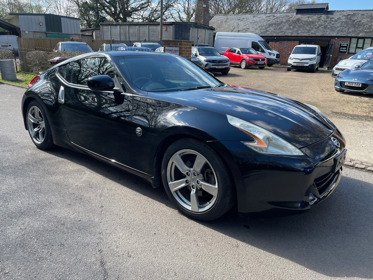 Used Nissan 370 Z 2009 for sale - 78141137: Photo 2
