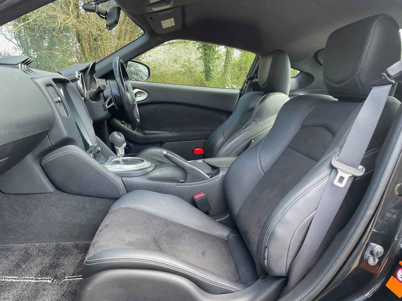 Used Nissan 370 Z 2009 for sale - 78141137: Photo 9