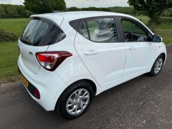 Used Hyundai i10 2019 for sale - 74831043: Photo