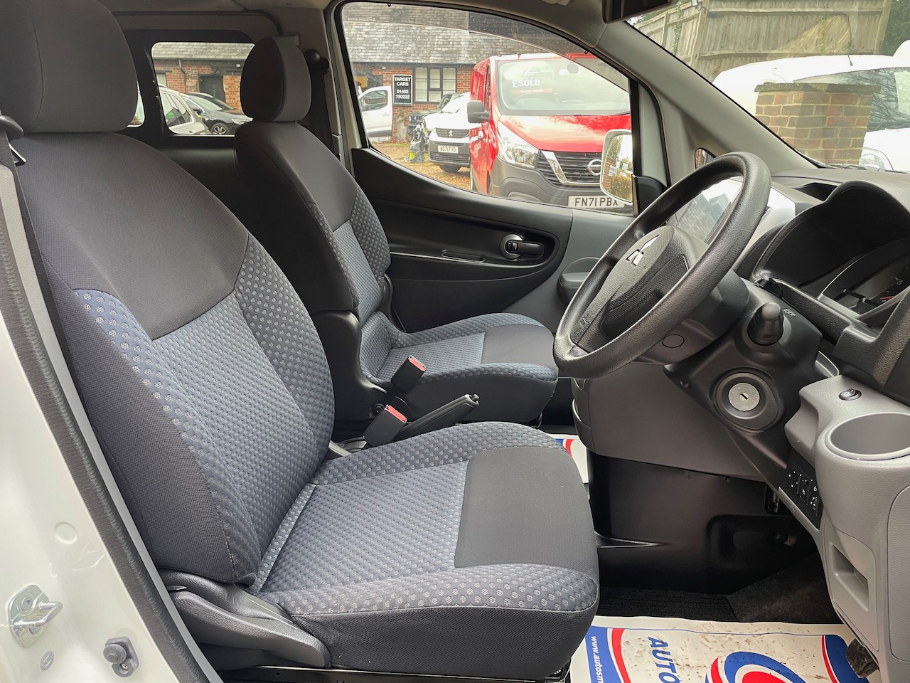 Used Mitsubishi Delica 2023 for sale - 76498420: Photo 12