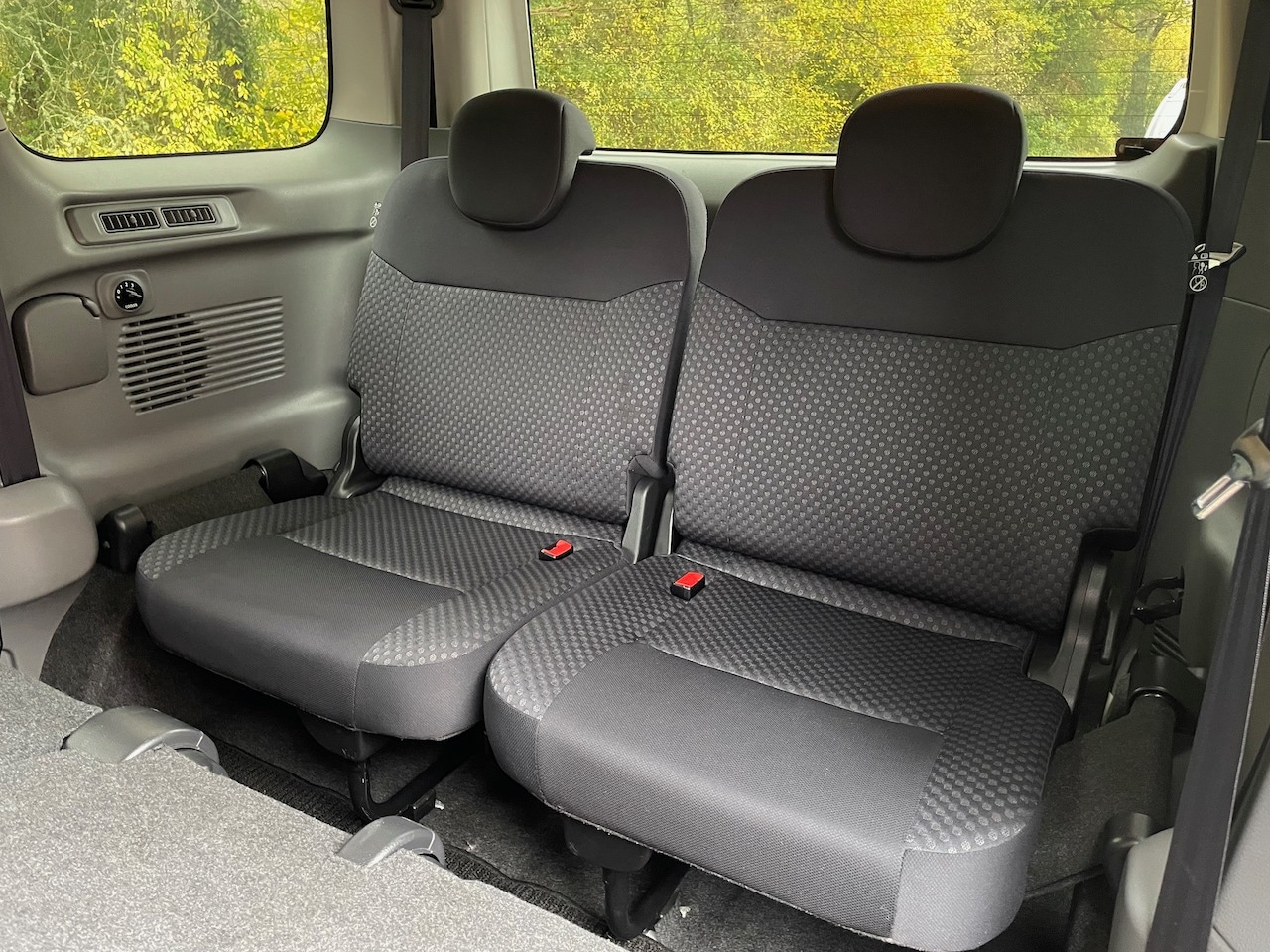 Used Mitsubishi Delica 2023 for sale - 76498420: Photo 17