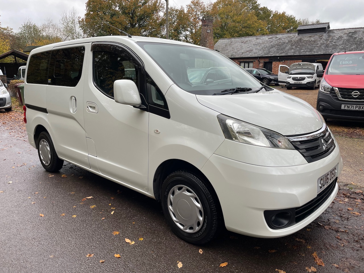 Used Mitsubishi Delica 2023 for sale - 76498420: Photo 2