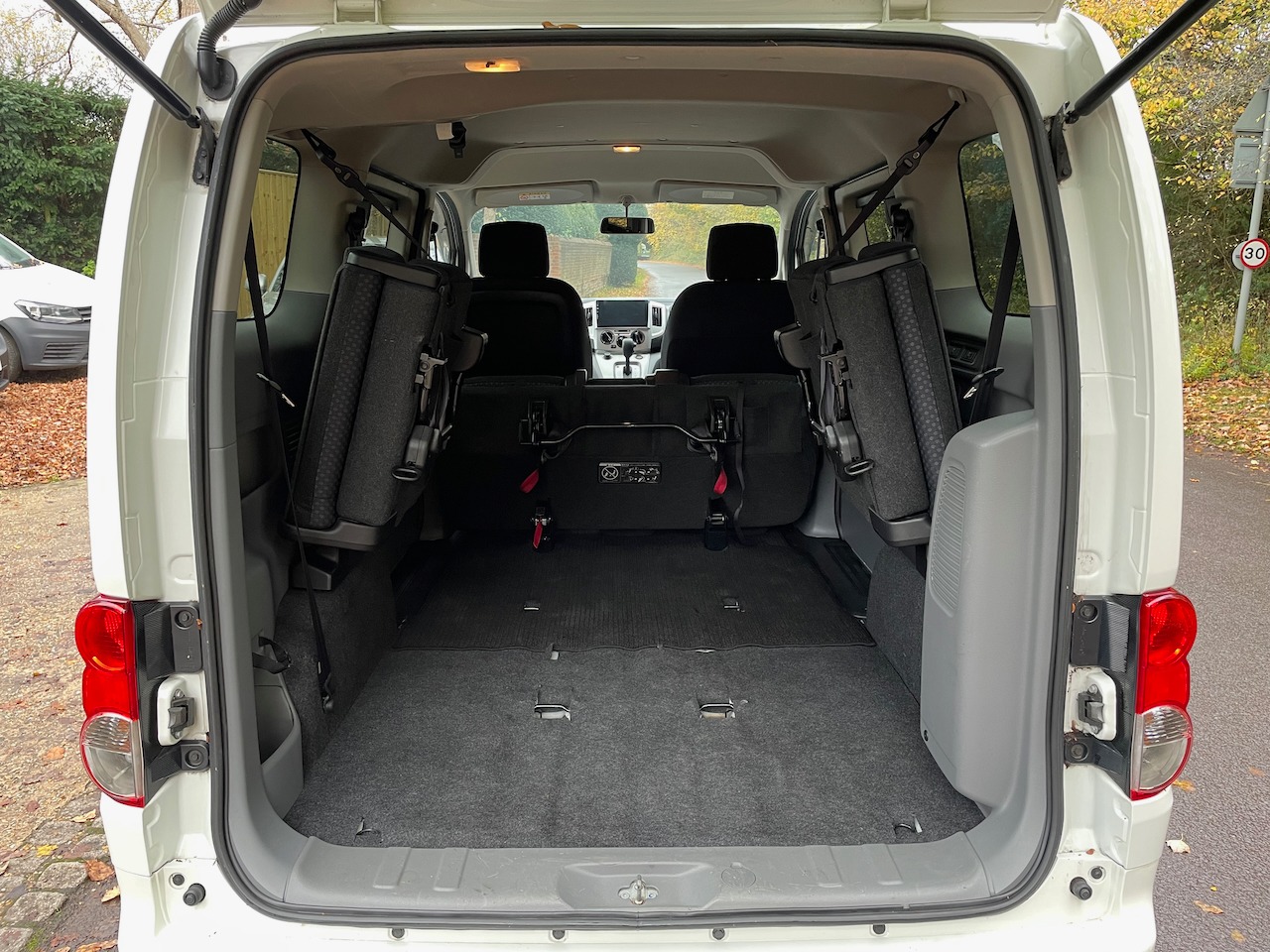 Used Mitsubishi Delica 2023 for sale - 76498420: Photo 25