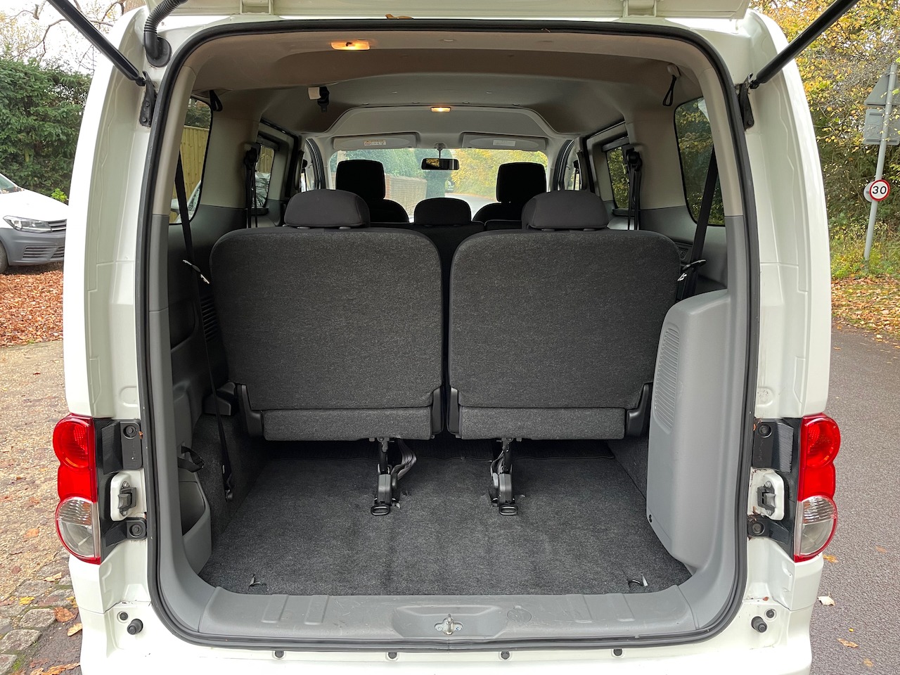 Used Mitsubishi Delica 2023 for sale - 76498420: Photo 27