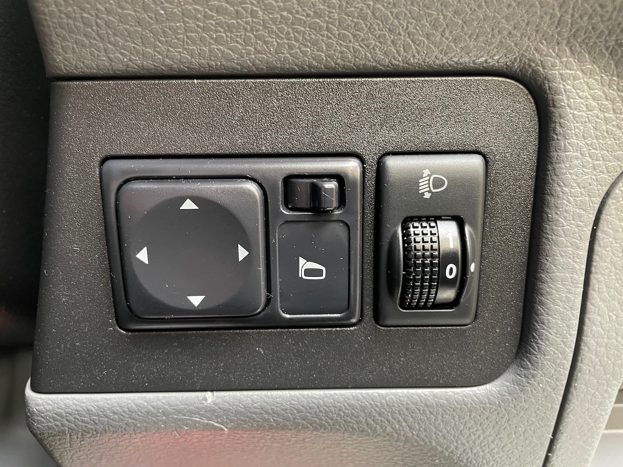 Used Mitsubishi Delica 2023 for sale - 76498420: Photo 35