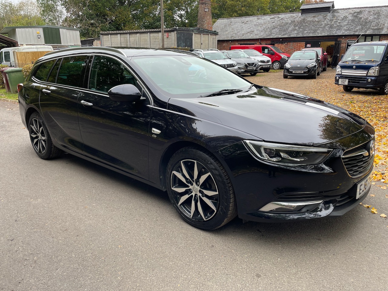 Used Vauxhall Insignia 2017 for sale - 76143616: Photo 2