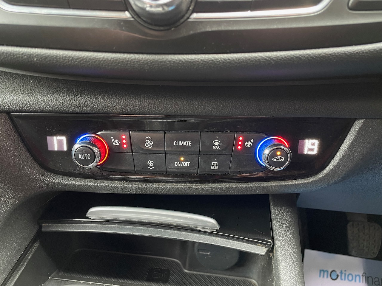 Used Vauxhall Insignia 2017 for sale - 76143616: Photo 26