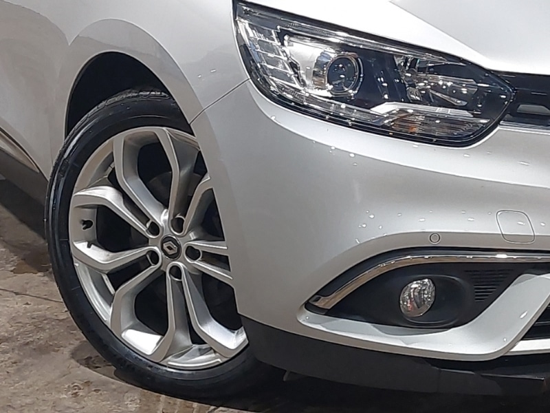 Used Renault Scenic 2019 for sale - 76696228: Photo 9