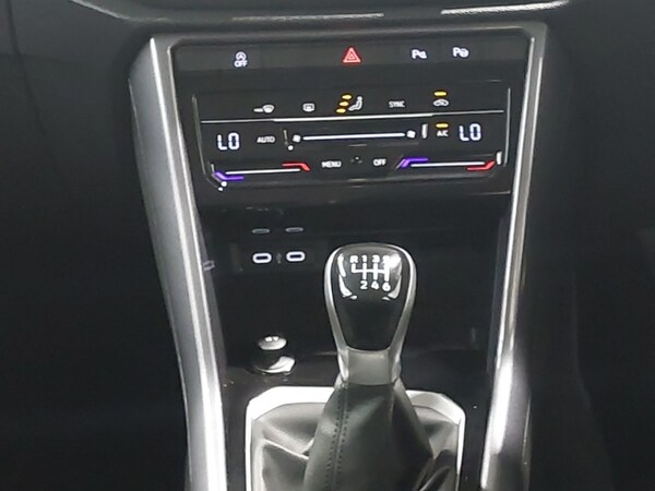 Used Volkswagen T-Roc 2024 for sale - 75424125: Photo 11