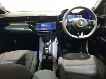 Used Alfa Romeo Junior 2025 for sale - 79048383: Photo