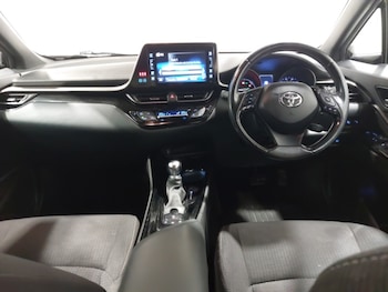 Used Toyota C-HR 2019 for sale - 76704786: Photo