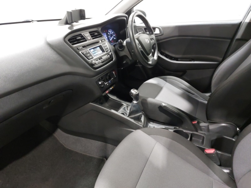 Used Hyundai i20 2017 for sale - 76924913: Photo 5