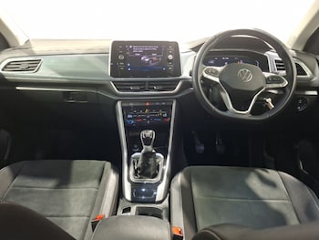 Used Volkswagen T-Roc 2023 for sale - 79420228: Photo
