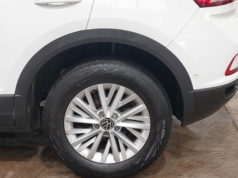 Used Volkswagen T-Roc 2023 for sale - 77689727: Photo 14