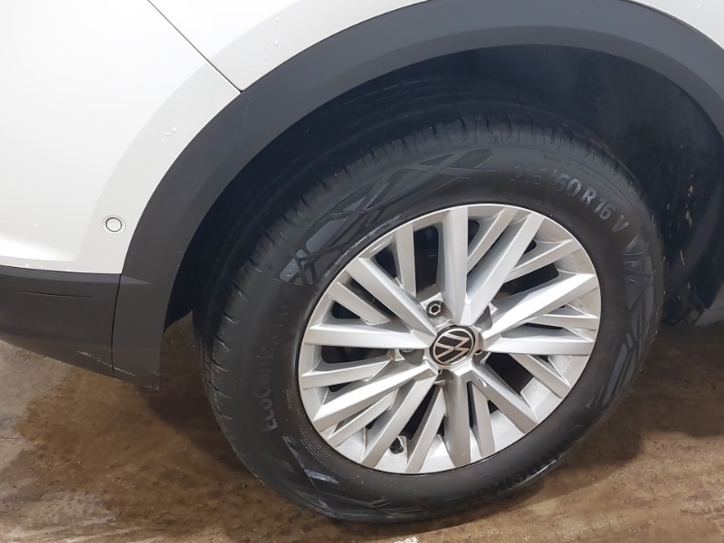 Used Volkswagen T-Roc 2023 for sale - 77689727: Photo 17