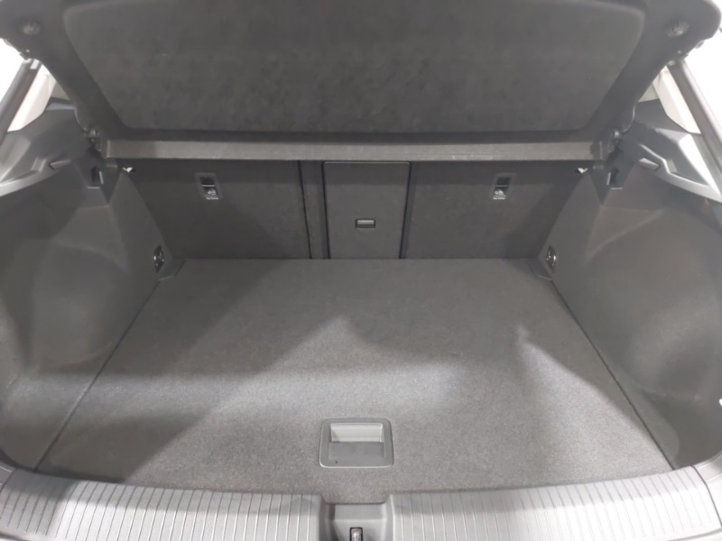Used Volkswagen T-Roc 2023 for sale - 77689727: Photo 8