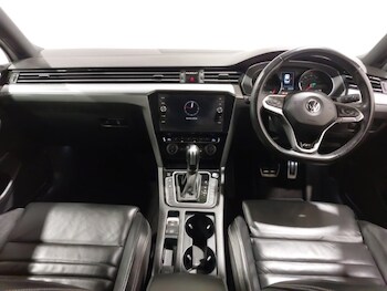 Used Volkswagen Passat 2020 for sale - 77596068: Photo