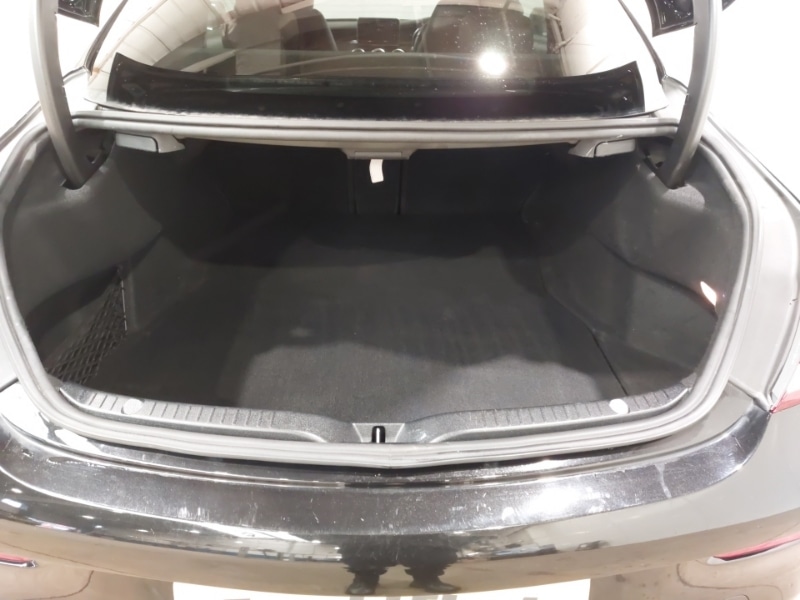 Used Mercedes-Benz C Class 2018 for sale - 77987895: Photo 8