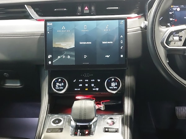 Used Jaguar F-Pace 2022 for sale - 76195236: Photo 7