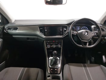 Used Volkswagen T-Roc 2019 for sale - 78783412: Photo