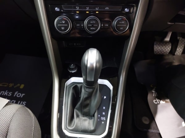 Used Volkswagen T-Roc 2021 for sale - 76233737: Photo 10