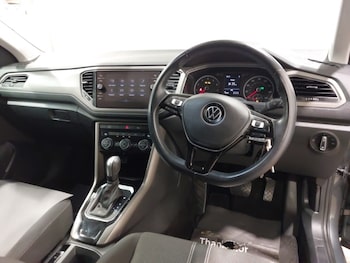 Used Volkswagen T-Roc 2021 for sale - 76233737: Photo 2