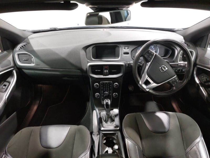 Used Volvo V40 2017 for sale - 77815781: Photo 2