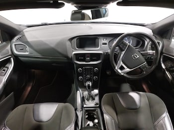 Used Volvo V40 2017 for sale - 77815781: Photo