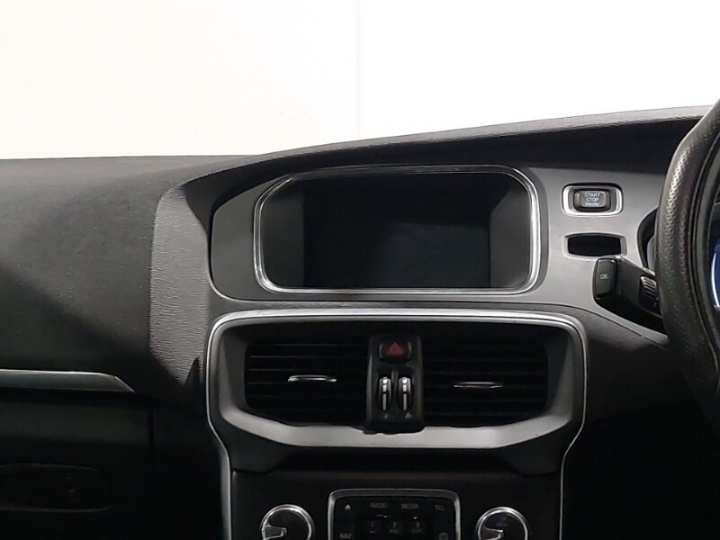 Used Volvo V40 2017 for sale - 77815781: Photo 7