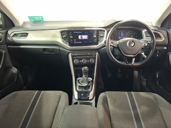 Used Volkswagen T-Roc 2021 for sale - 79382643: Photo