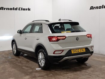 Used Volkswagen T-Roc 2022 for sale - 78013193: Photo