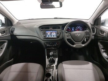 Used Hyundai i20 2020 for sale - 78740613: Photo