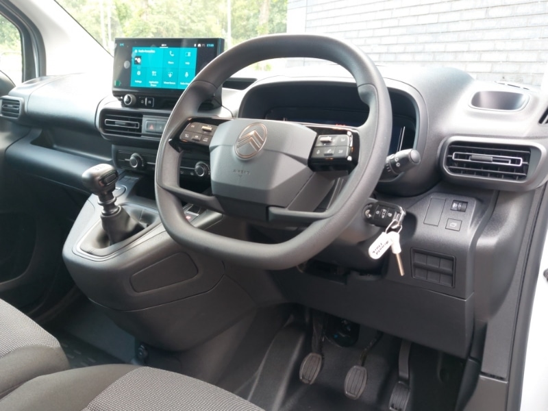 Used Citroen Berlingo 2024 for sale - 77324939: Photo 2