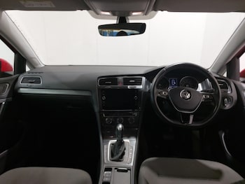 Used Volkswagen Golf 2017 for sale - 78747582: Photo