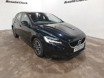 Used Volvo V40 2018 for sale - 79339418: Photo